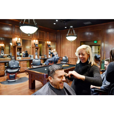 Texas barbers and cosmetologists do not need to spend time and money on state licensing icon