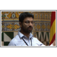 Multiarmed Bandits With Limited Expert Advice