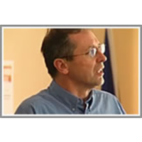 Evaluation and benchmarking icon