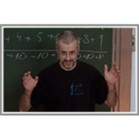 V šole bi bilo potrebno uvesti pouk računalništva