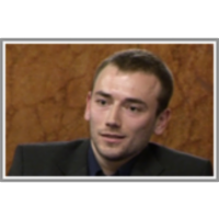 Med primarnim in sekundarnim diskurzom. Dva teoretska modela artefakta